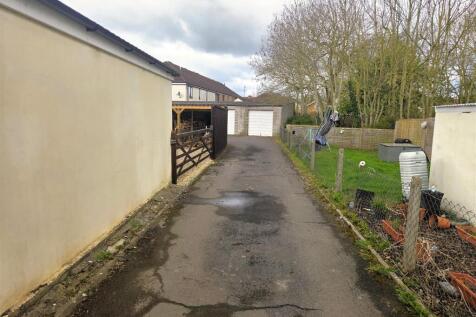 Garages at Queens Road - Entrance.jpg