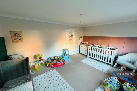 Bedroom 5 (Can Be Used As a Lounge)
