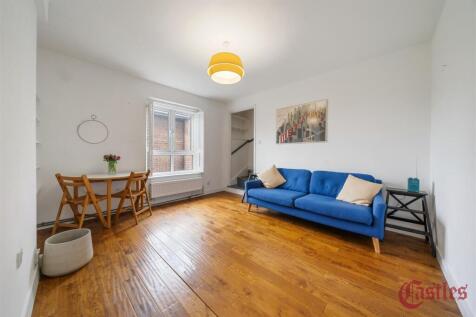 London, E5 - property photo