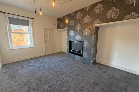 Living room 2.jpg