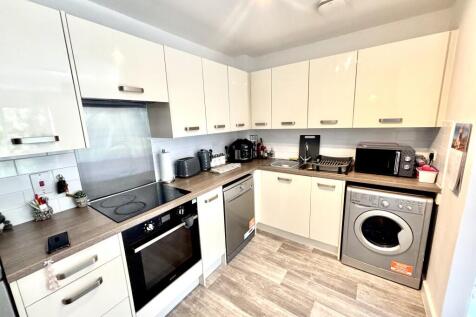 Langsett Court, Warrington, WA5 1HL photo 3
