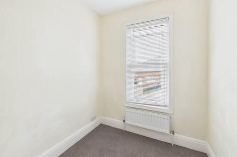 CAM03878G0-PR0255-STILL009-thumbnail-h750-70