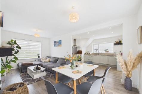 Lounge/Dining/Kitchen