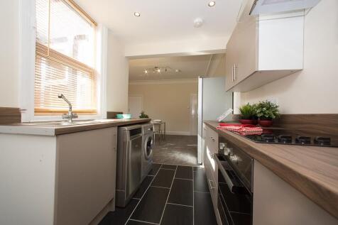 4 Winston Gardens, Headingley, Leeds, LS6 3LA photo 4