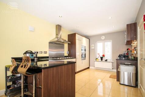 BROUGHTON, Milton Keynes, Buckinghamshire, MK10 photo 3