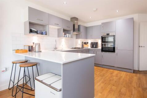 Kitchen / Dining