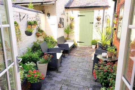 Courtyard Rear Garden