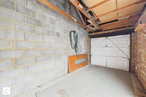 CAM02528G0-PR0497-STILL007