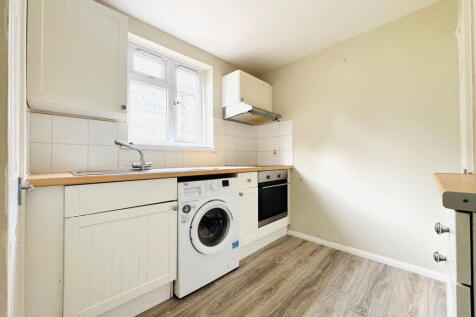 Crayford High Street, Crayford, Dartford, DA1 4EL photo 4