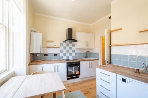 Second Floor Flat 1 Walcot Terrace BA1 6AB-15.jpg
