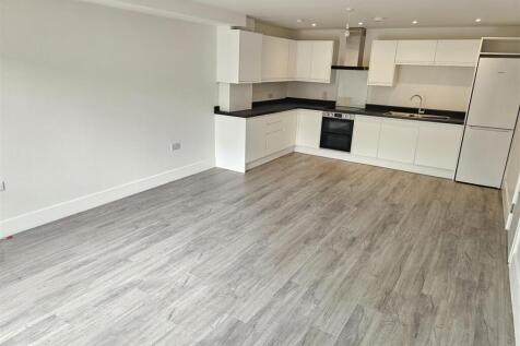 10 High Street, Addlestone photo 3