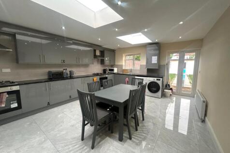 Parkside Way, Harrow photo 5