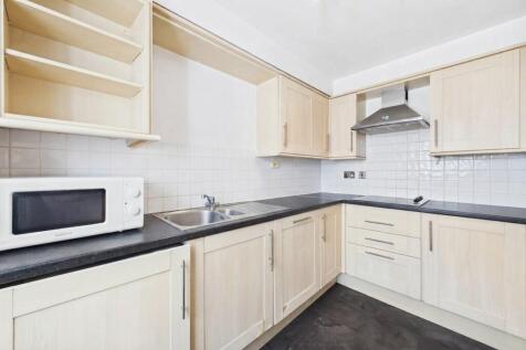 Gresham Court, 72 Portsmouth Road, Camberley, Surrey, GU15 photo 3