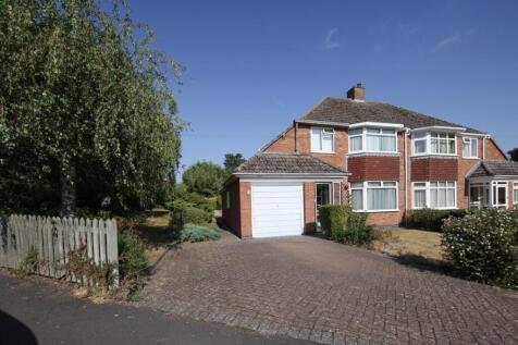 2 Court Close CV33-21.jpg