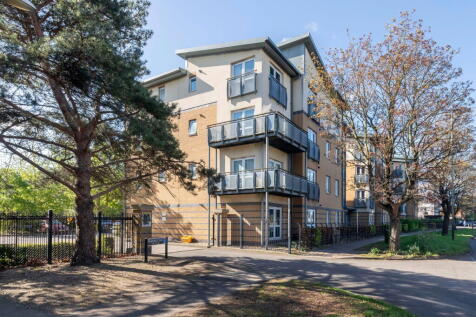Cheltenham, GL51 - property photo