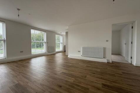 Open Plan Lounge / Kitchen