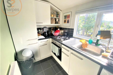 a London Road, Mitcham, London photo 5