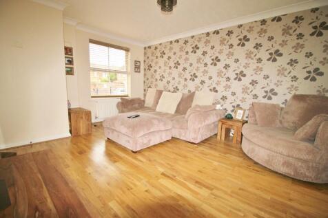 Karina Close, Chigwell photo 4