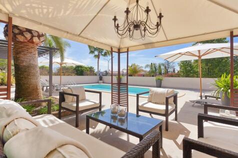 big_Lounge beim Pool