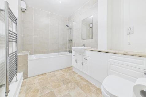 Hazelwood Close, Hitchin photo 4