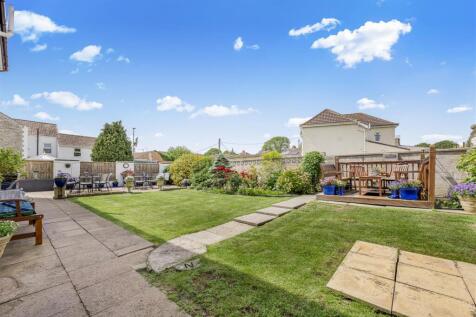 Rear Garden 2.jpg