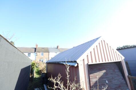 Front Garden/Garage