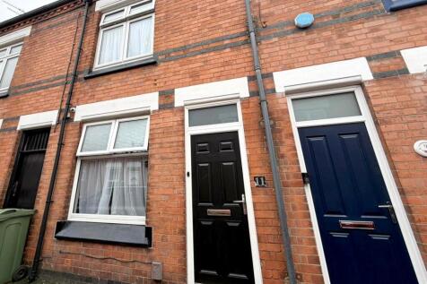 Three Bedroom Terraced House on Alexandra Street