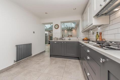 Fitted Breakfast Kitchen: