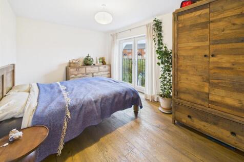 Master Bedroom With En-Suite