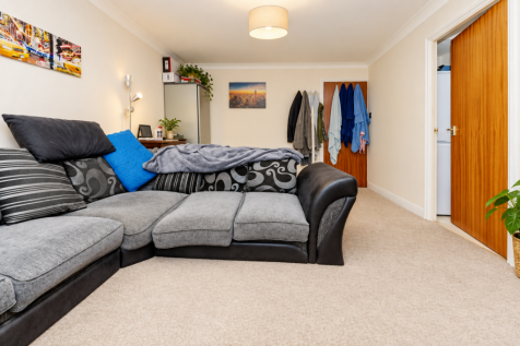 Flat 6, Fareham House