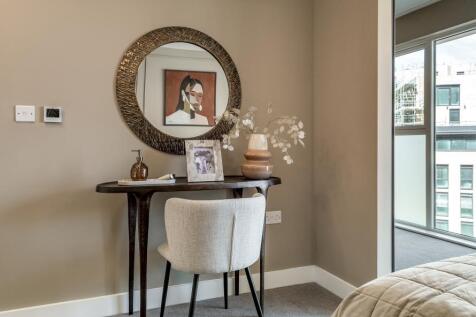 Wren House Show Apartment Principal Bedroom