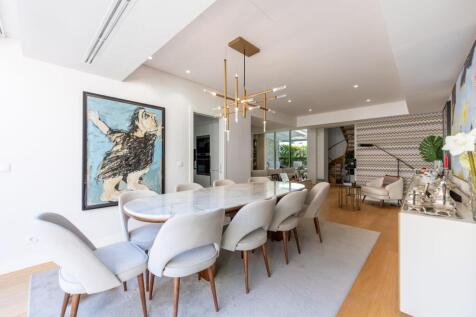 Triplex with 4 Bedrooms in Lisbon