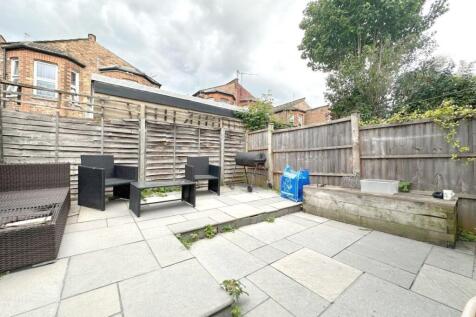 4-bed terraced on Sandringham Road, Willesden, £3,402/mo