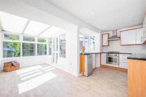 Kitchen/Diner/Conservatory