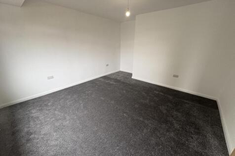Bondfield Crescent, Wombwell, Barnsley photo 3