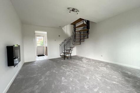 Stanton Close , cranleigh  photo 4