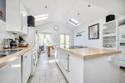 Baldwins Lane - Kitchen (2).jpg