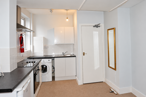 Studio flat on Peckham Rye, Southwark, London, £1,075/mo