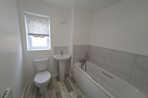 Newton Drive, Houghton Le Spring photo 5
