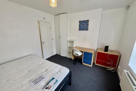 £143 pppw ** Western Boulevard ** photo 3
