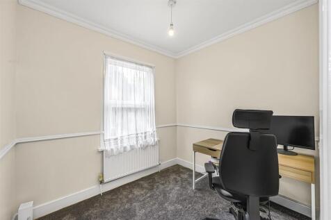 123 Huxley road-2.jpg