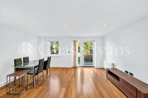 3-bed terraced on Fairthorn Road, Greenwich, London, SE7, £2,600/mo