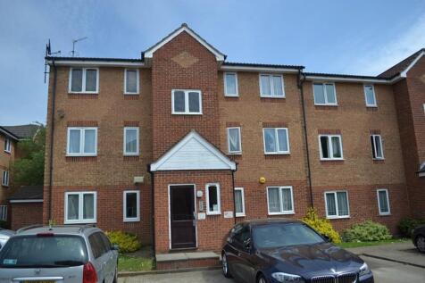 Spacious 2 bed flat in Goodmayes on Express Drive