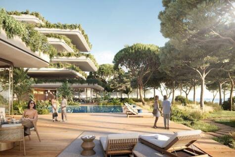 Communal Pool &amp;...