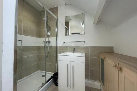 Large Double En-Suite Room, Rectory Road, Saltwell photo 4