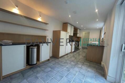 kitchen 3.jpg
