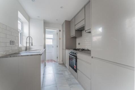 Station Road, Meopham, Gravesend, Kent, DA13 photo 2