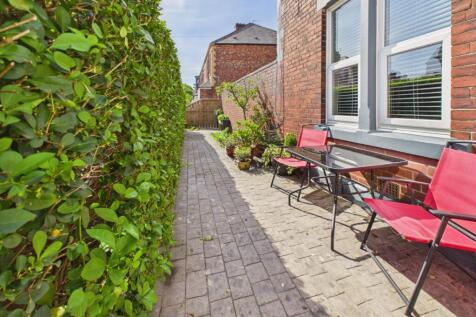 Front/Side Garden