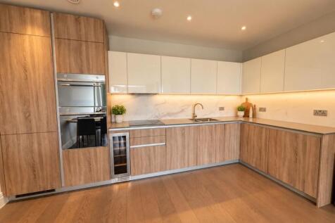 Queenshurst Square Kingston upon Thames KT2 photo 2