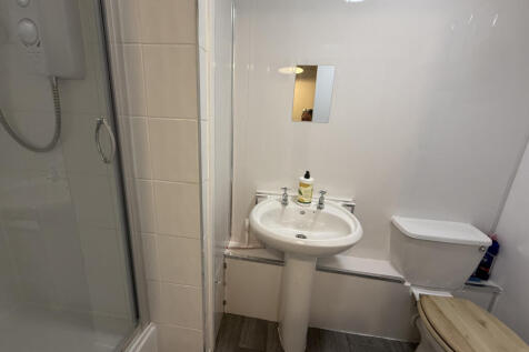 Welwyn Park Drive, Hull, North Humberside, HU6 photo 5